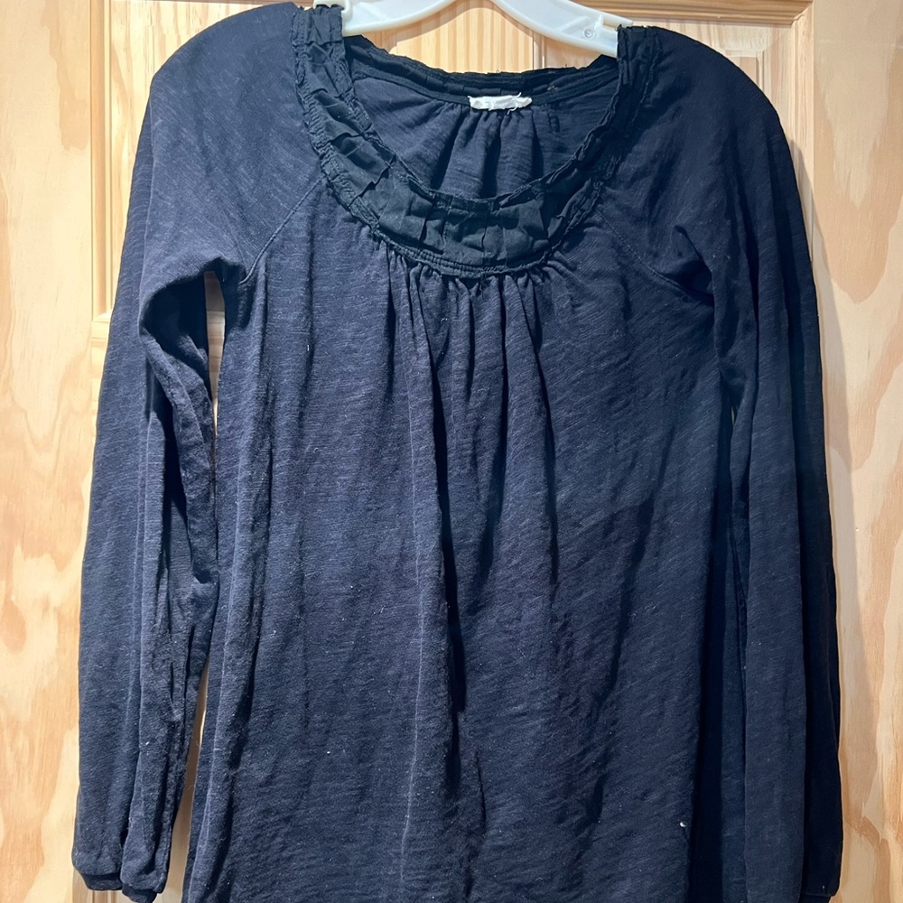 Black long sleeves top